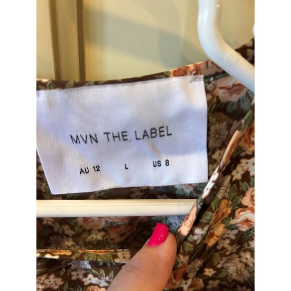 MVN The Label Cropped Floral Elastic Short Sleeve Top - Size US 8 - NWT - Picture 4 of 5